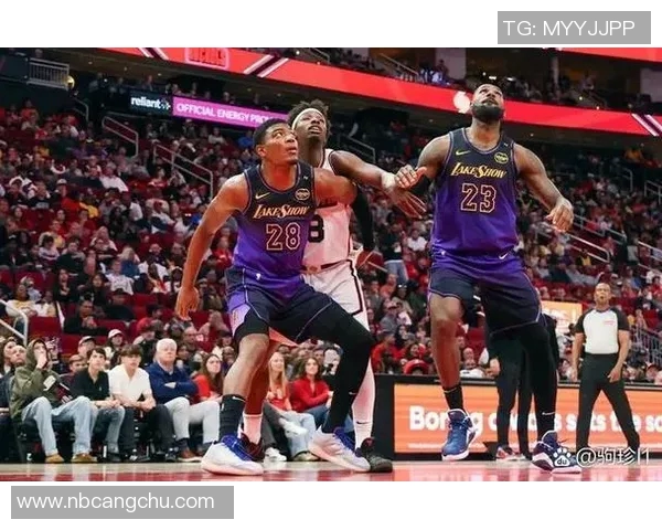 湖人队与热火队激战正酣球迷期待精彩对决与绝妙表现 湖人队与热火队激战正酣球迷期待精彩对决与绝妙表现