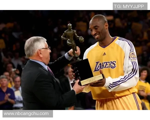 科比与詹姆斯的巅峰对决：篮球历史上的传奇之战与时代交锋